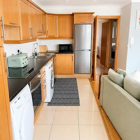 2 Bed In Centre Incredible View! Galway