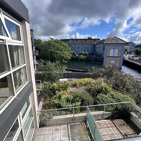 2 Bed In Centre Incredible View! * Galway