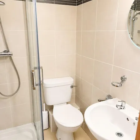 2 Bed In Centre Incredible View! * Galway
